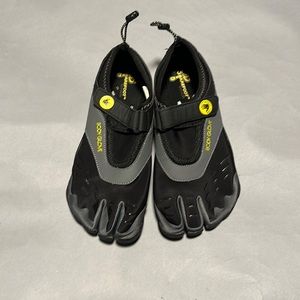 Mens Size 11 Barefoot Slippers